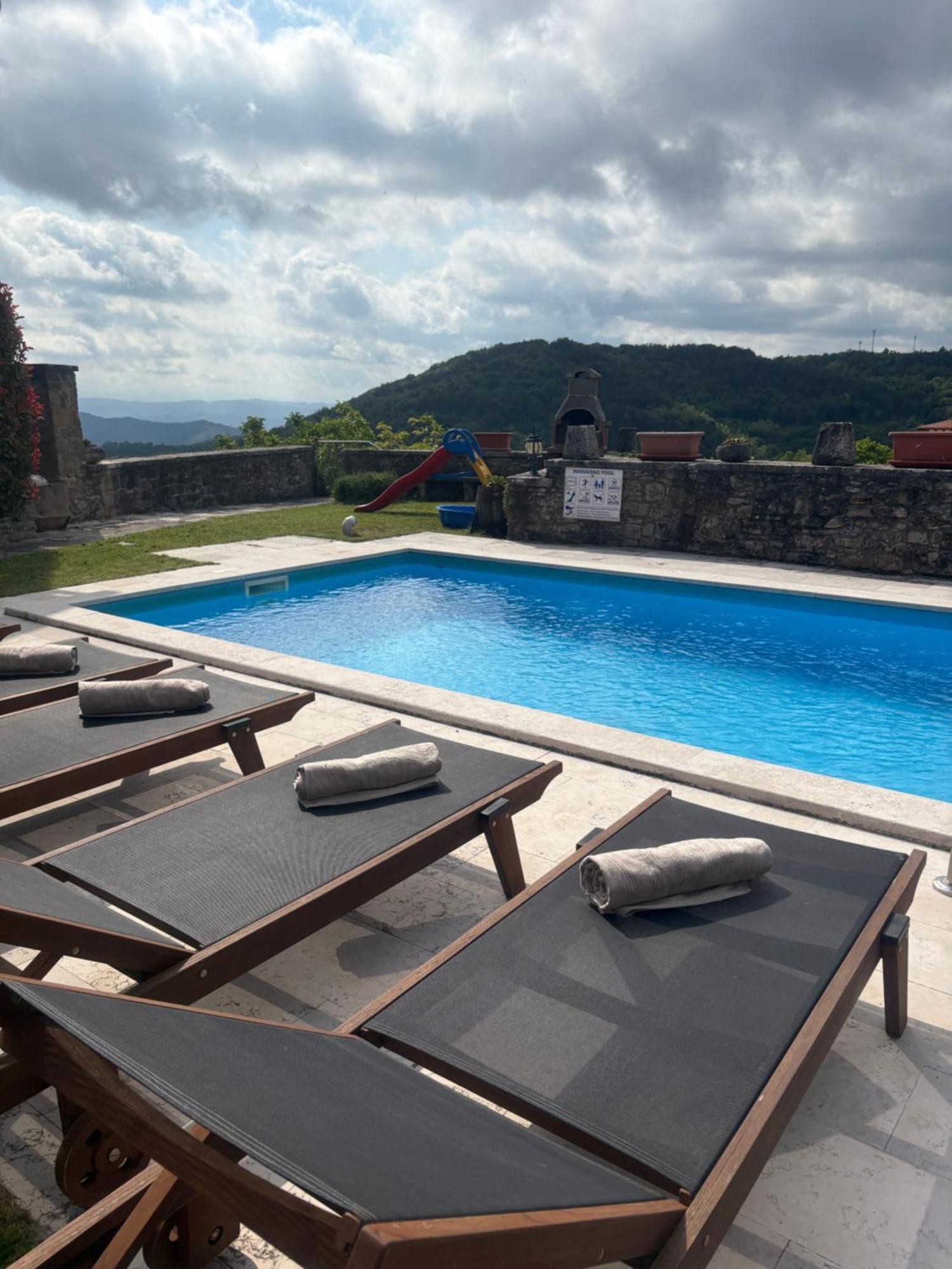 Villa Letizia Oprtalj Buitenkant foto
