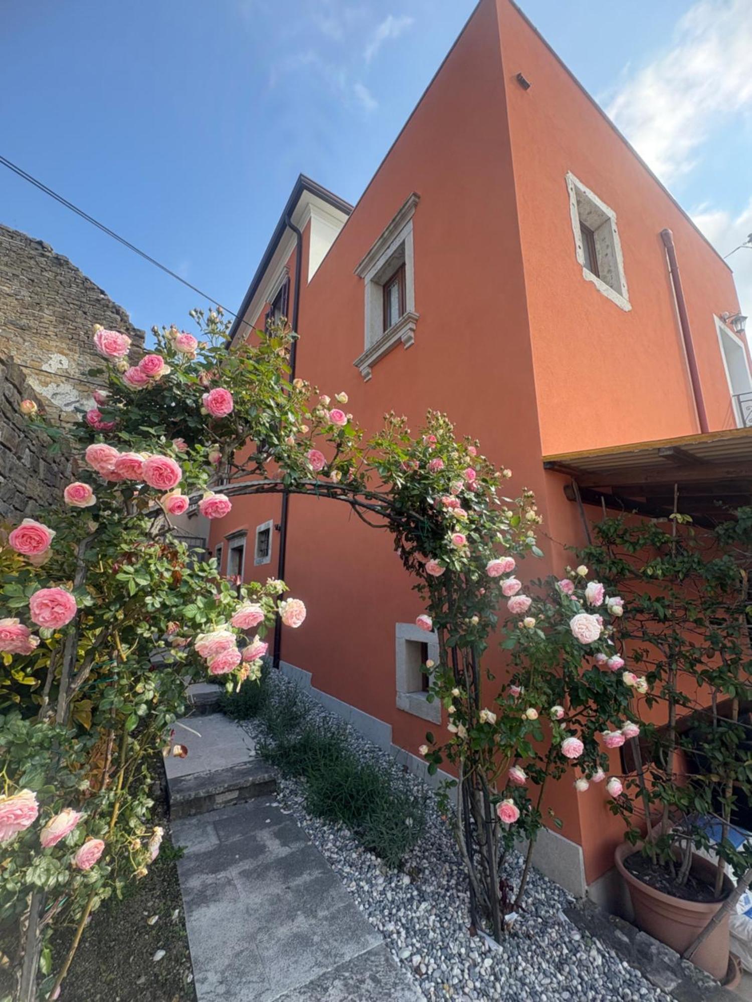 Villa Letizia Oprtalj Buitenkant foto