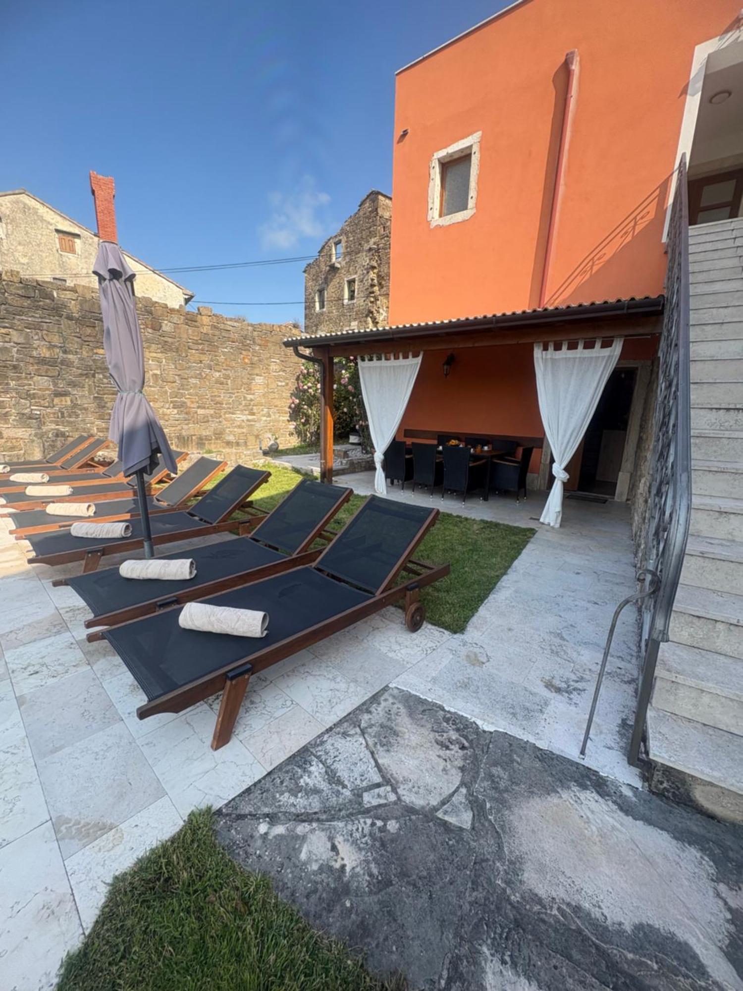 Villa Letizia Oprtalj Buitenkant foto