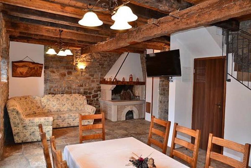 Villa Letizia Oprtalj Kamer foto