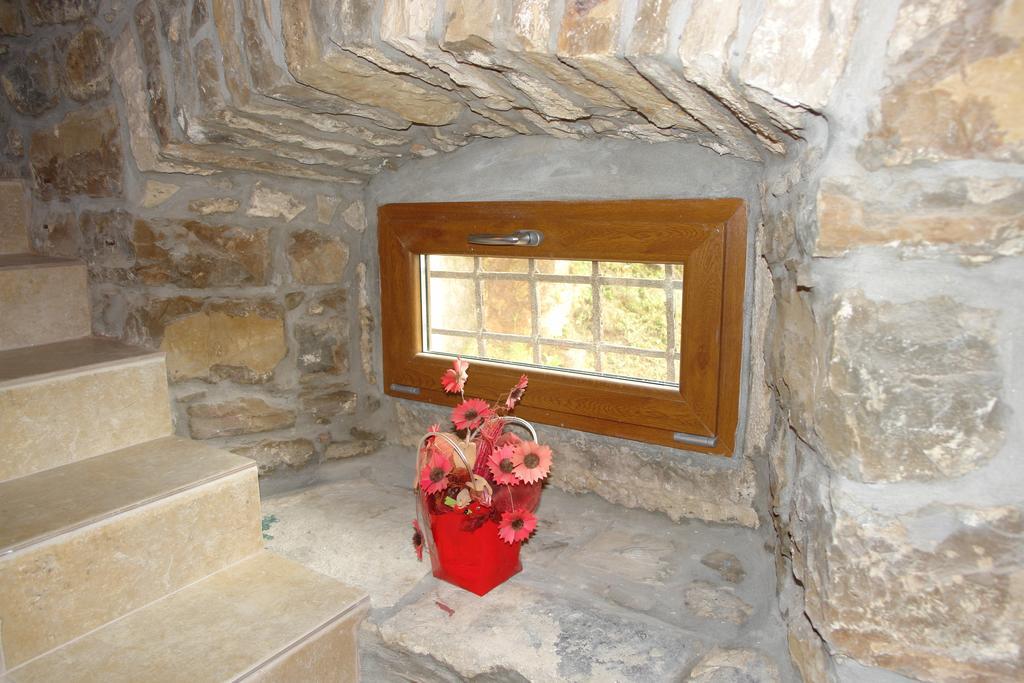 Villa Letizia Oprtalj Kamer foto