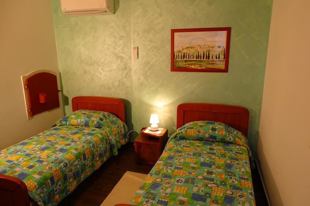 Villa Letizia Oprtalj Kamer foto
